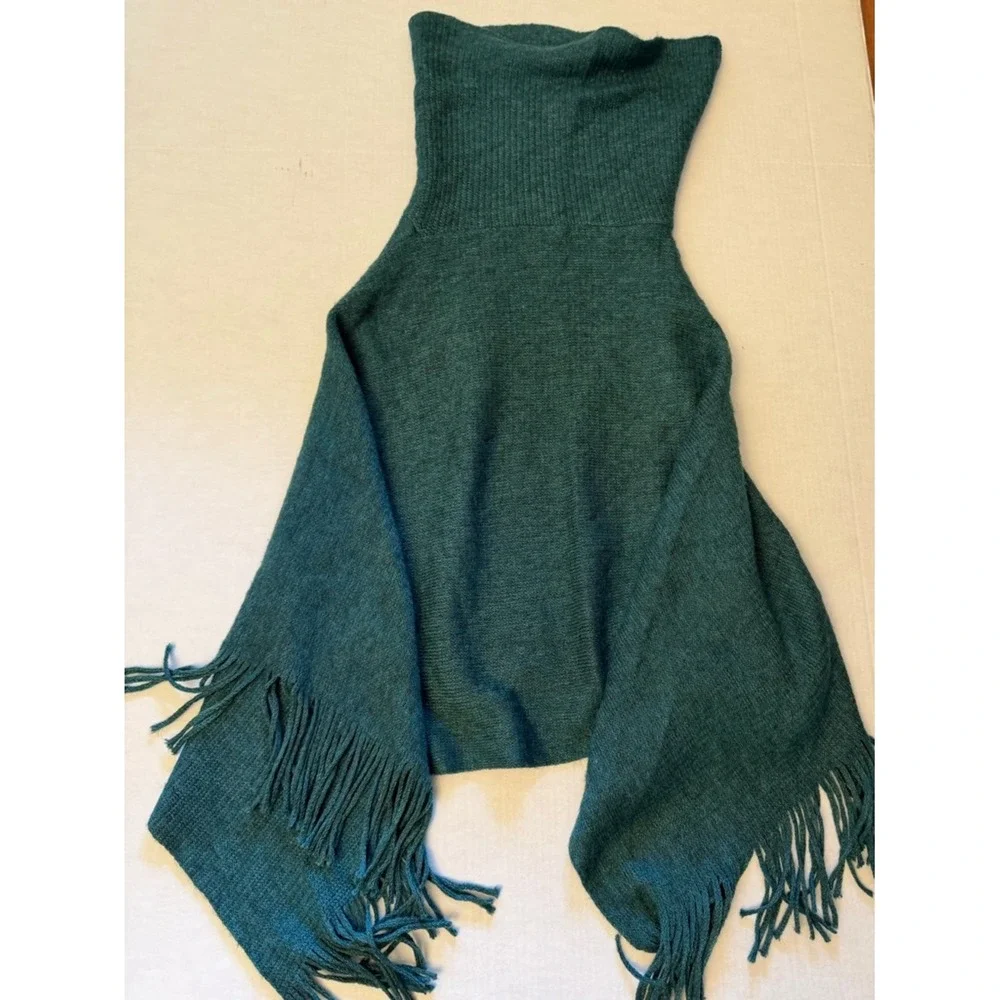 Chico's Teal Knit Fringe‎ Poncho NWT Sz-One Size.  WNTR